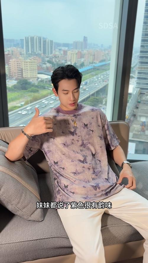 T4075夏季高级感新款男士韩版简约撞色满印蝴蝶短袖T恤宽松圆领上衣 商品图0