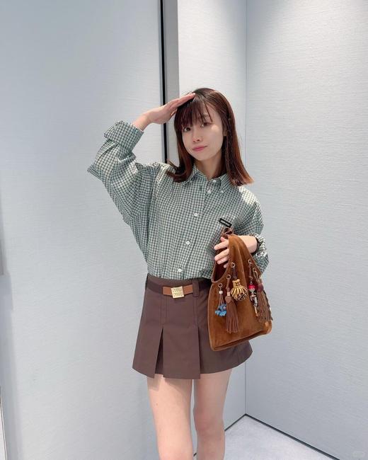 缪缪25Fw早秋新款 英伦学院风腰带百褶短裙（DQJ） 商品图1