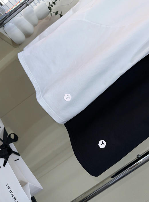 点此购买 迪桑特夏季女士圆领修身短袖T恤 ly 323745 商品图13