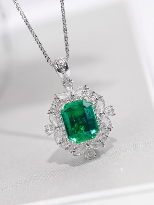 2ct刻面祖母绿吊坠 商品图3