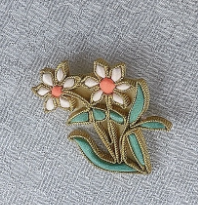 盘扣胸针 水仙