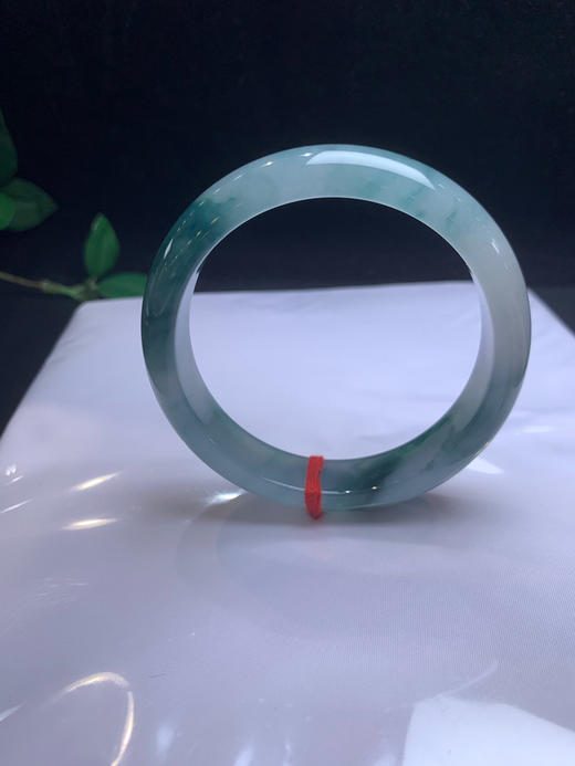 620422，57飘花手镯、种老肉细，底妆干净清爽 商品图2