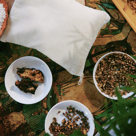 手工草本盐敷包 精选福建南日岛农家海盐 配以10味天然草本 商品图1