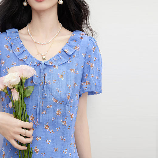 【07/09新品】熙世界法式度假碎花连衣裙女2025夏天新款泡泡袖花边V领雪纺裙子 商品图4