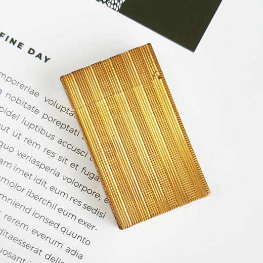 【85新】S.T.Dupont 都彭L2朗声系列镀金竖纹巴黎钉朗声打火机37*62*11MM（皆取最大值）现售价：1800！020725NJM49 商品图1