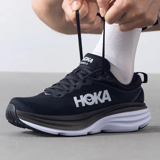 跑者的「全能搭档」来了！HOKA ONE ONE Bondi 9 柔软舒适 通勤跑步鞋，上脚软弹，通勤跑步两不误！没有人能拒绝它！专业跑鞋里最会搞时尚的，舒适百搭减震防滑！低帮休闲跑步鞋！男女同款！ 商品图0