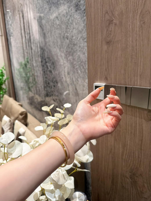 巴基斯坦天然玉石手镯（圆条） 商品图8