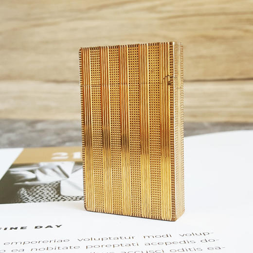 【85新】S.T.Dupont 都彭L2朗声系列镀金竖纹巴黎钉朗声打火机37*62*11MM（皆取最大值）现售价：1800！020725NJM49 商品图3