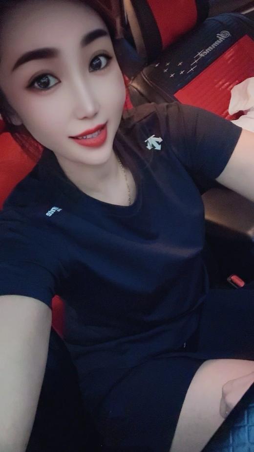 点此购买 迪桑特夏季女士圆领修身短袖T恤 ly 323745 商品图7