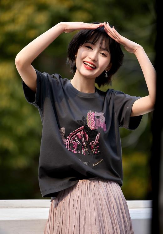 重工甜酷萌宠刺绣半速干液态T恤 商品图3