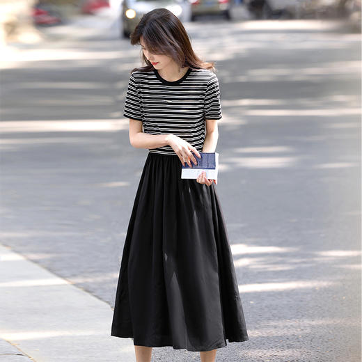 【07/09新品】熙世界2025夏季新款女装莱赛尔短袖条纹圆领拼接假两件T恤连衣裙 商品图3