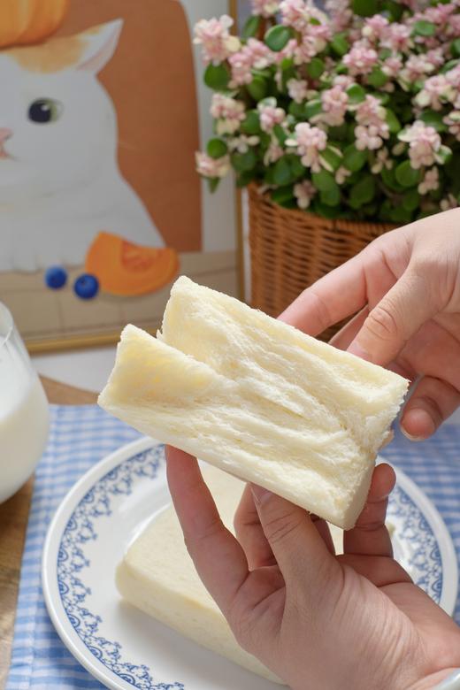 巴氏鲜乳云朵吐司  巴氏鲜乳揉面，奶香直接拉满  香软好吃，没有吐司边 商品图9