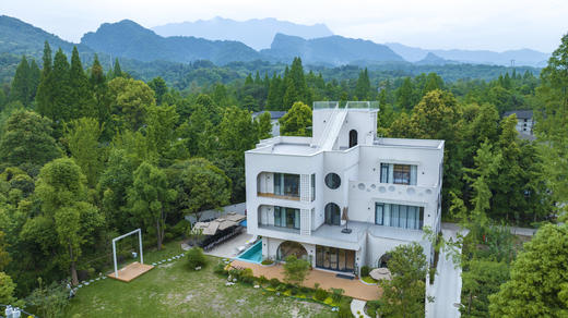 【团建优选-青城山542号院】11房3000㎡花园私汤/泳池轰趴别墅，近赵公山、熊猫谷、融创乐园，台球桌、海洋球池、投影会议、机麻KTV、草坪烧烤wmhy 商品图1