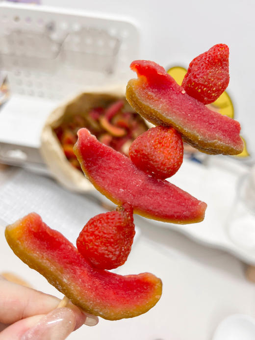 🔥果干界王者❗一口还原【果然U品草莓芭乐】丹东草莓 x 红心芭乐干😋糯糯叽叽❤️一口沦陷！ ✅低温烘培工艺👍锁住水果原始香甜🍦😍口感软糯有嚼劲，清香酸甜 商品图9