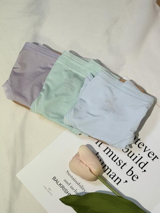 🌸🌸🌸【冰丝超薄透气女士中腰三角裤 3条装】：✅采用超细凉感纱线，细腻爽滑手感就像冰冰的果冻，一穿即凉✨ 商品图6