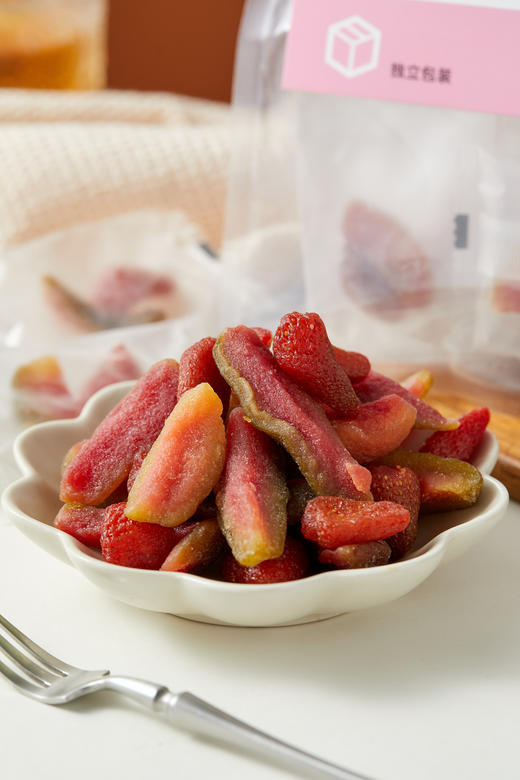 🔥果干界王者❗一口还原【果然U品草莓芭乐】丹东草莓 x 红心芭乐干😋糯糯叽叽❤️一口沦陷！ ✅低温烘培工艺👍锁住水果原始香甜🍦😍口感软糯有嚼劲，清香酸甜 商品图4