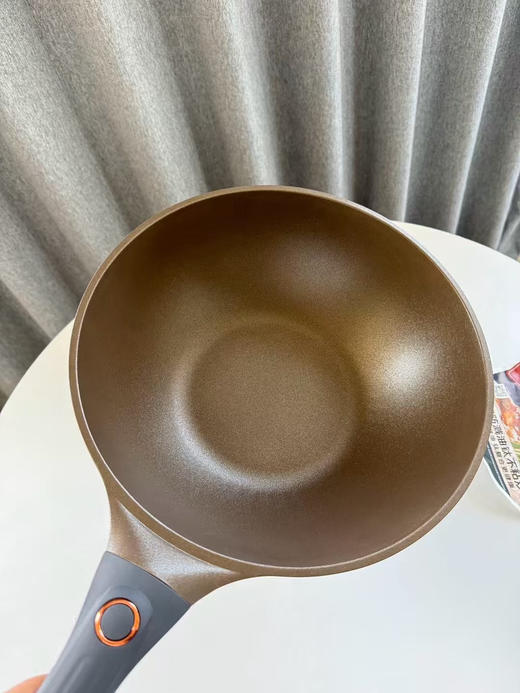 正品中康加深防溅油钛不粘锅！供商超，品质保证，全部原包装原箱子

款式：加深炒锅30cm（无锅盖）

专柜599 商品图8