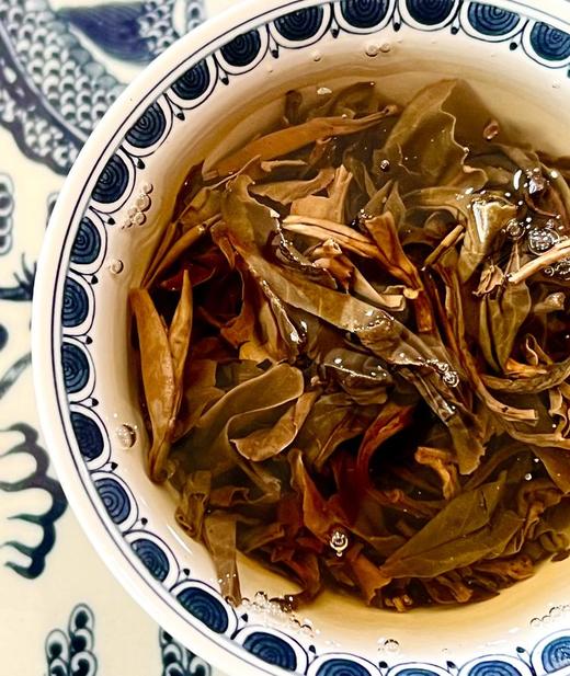 【极品红标易武】十一年老茶；品质不过硬，自拆招牌；2014年易武正山头春古树纯料；400g/饼 7饼/提！纯福利回馈无半点附加值；真正懂易武纯料的资深玩家必入手！ 商品图4