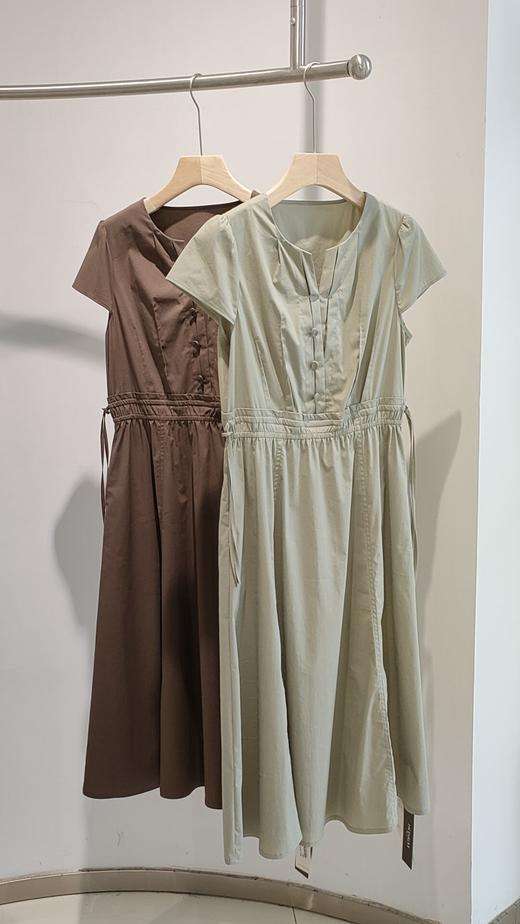 54X027时尚气质收腰款连衣裙 商品图0