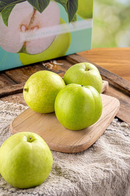 顺丰包邮到家！老树千脆蜜梨新鲜采摘🍐甘甜多汁、皮薄核小，入口酥脆无渣，而且肉质细腻白嫩，清甜解腻爽口极了😋被誉为夏日里的『六月雪』5斤/箱 商品图2