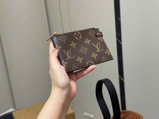 D070812一只看似中古中矩却又有点标新立异的包。水桶包 商品图13