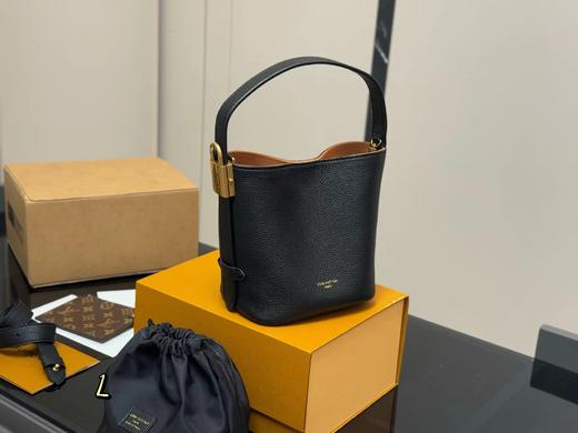 D070812一只看似中古中矩却又有点标新立异的包。水桶包 商品图5