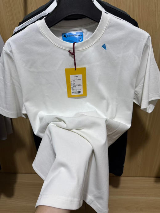 原单正品攀山鼠生命树系列 纯正品来的东西，手感光滑 抗菌抗皱 面料不起皱 可机洗可手洗，透气性非常牛逼 流汗不沾身，舒适感非常好
尺码：S～XL 商品图6