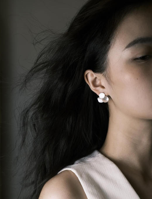 小众纯银优雅感烧白耳钉502 商品图6