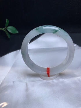 620439，57 冰飘绿花手镯，冰润干净，一截清新蓝花