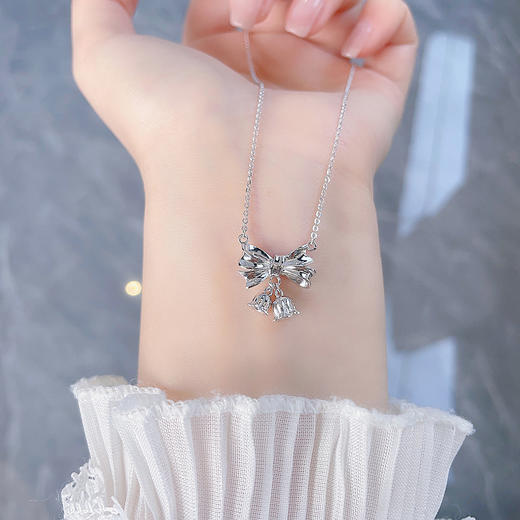 【限时8.8折】【线上铂金馆】PT950 #在逃公主 【国际铂金协会】铂金镂空在逃公主甜美少女心蝴蝶结铃兰花调节套链(ACPTTL00001)预售产品下单后不退款不退货不换货不补差价) 商品图3