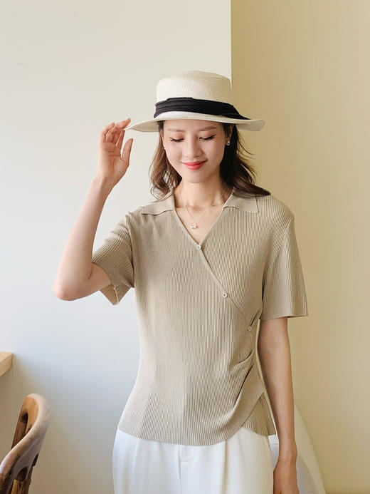 【百图lulu定制】【纤影POLO针织衫】冰丝 POLO V领斜裁 收腰 短袖针织衫 商品图3