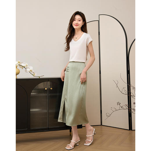 【专属特价】熙世界多色短袖基础款卷边纯色体恤打底外穿V领百搭T恤上衣166ST253 商品图4