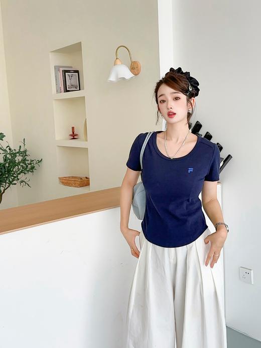 点此购买 斐乐夏季女子针织短袖衫 37 323928 商品图8