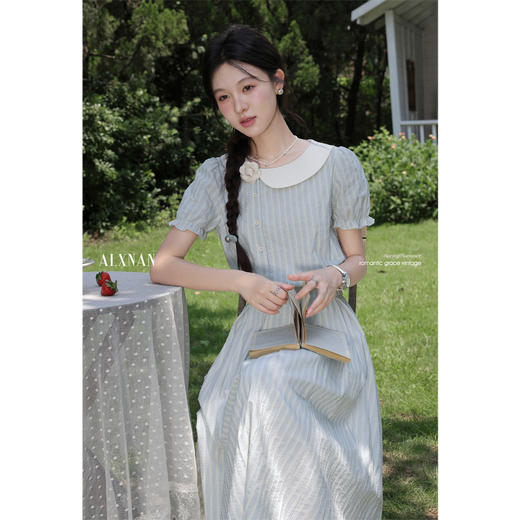 鹿向南「山茶眼泪」设计感杏色竖条纹短袖连衣裙女夏新款收腰长裙 商品图4