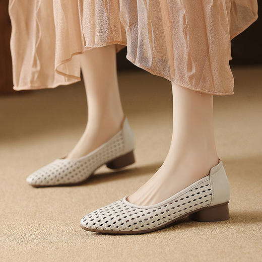 【预售5天】透气镂空编织洞洞鞋夏柔软羊皮中跟圆头真皮软底浅口单鞋女LG&78-1229 商品图1