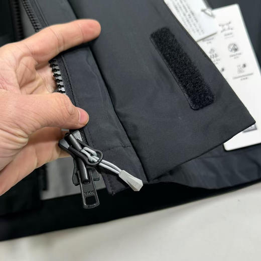 出日本原单正品 DESCENDANT × HELLY HANSE OCEAN Frey 联名高端防水轻量冲锋衣
M-XXL
原价61600日元 商品图12