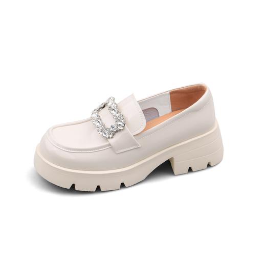 Safiya/索菲娅2025春英伦学院风钻扣粗跟漆皮软底乐福鞋  SFD1112004 商品图7