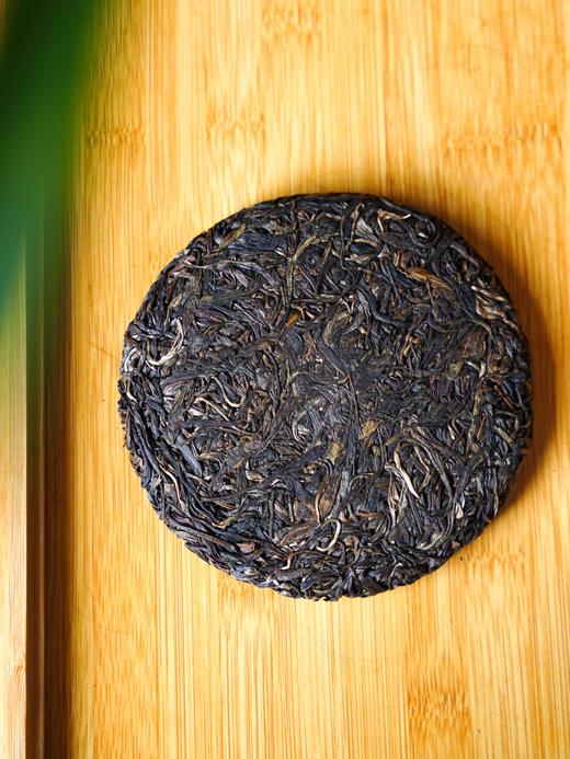 【只剩13饼】【曼秀】2021年纯料古寨春总茶师宣哥亲自上山挑树选料亲自监工制作亲自私藏老料 200g/饼 5饼/提 数量不多，先抢先得！！ 商品图1