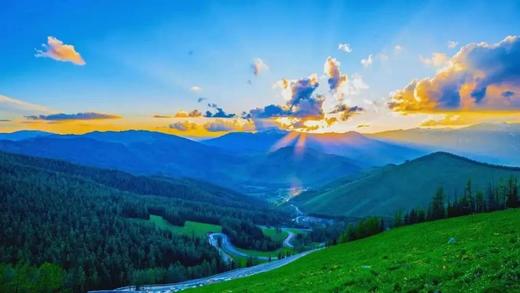 新疆阿勒泰、“童话仙境”喀纳斯&禾木村、三大网红公路（独库公路+S21沙漠公路+阿禾公路）、那拉提空中草原、乌尔禾魔鬼城、唐布拉百里画廊、“大西洋最后一滴眼泪”赛里木湖10天纯玩团 商品图7