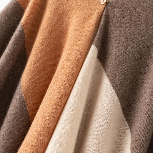 爱马*家镇店宝物！配色太完美！多用途山羊绒大披肩外套女R22540 商品图3