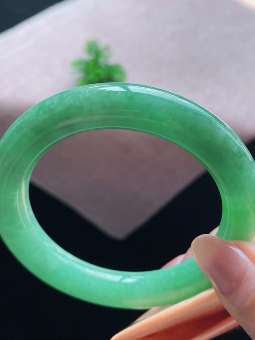 54正圈翡翠手镯 商品图1