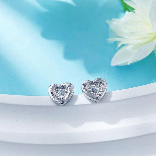 【限时8.8折】【线上铂金馆】PT950 #怦然心动 铂金实心鱼鳞心心相印爱心心形耳饰耳钉（直针配铂金耳迫）(PTES00129)预售产品下单后不退款不退货不换货不补差价) 商品图0