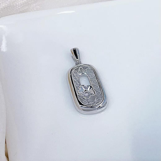 【限时8.8折】【线上铂金馆】PT950 【精品】铂金镂空花丝花头回形针吊坠(BFPTDZ00038)预售产品下单后不退款不退货不换货不补差价) 商品图2