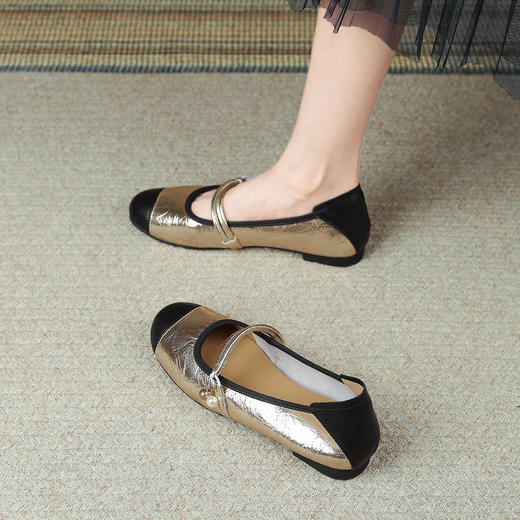 品质好货|Safiya/索菲娅2025夏平底舒适羊里羊垫浅口玛丽珍鞋SFD2111716 商品图3