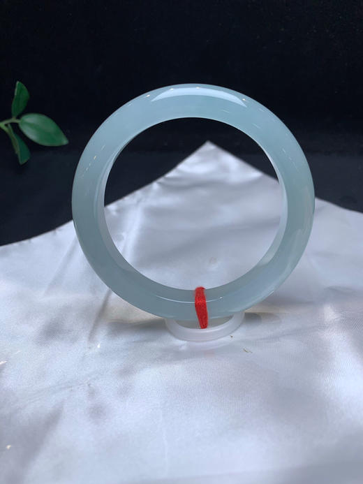 620442，58.5冰晴底细条手镯，整体冰冰胶胶的，满圈带晴底色 商品图0