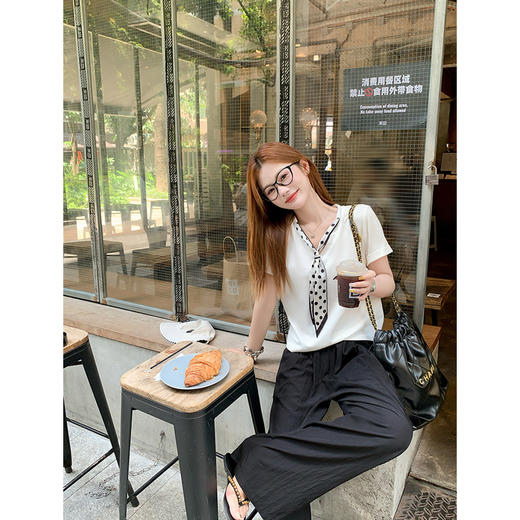 <曾小咸推荐>韩系波点领带设计两色短袖T恤 商品图4