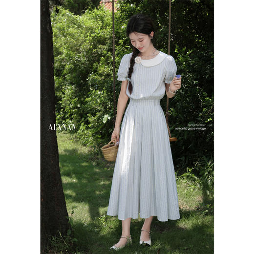 鹿向南「山茶眼泪」设计感杏色竖条纹短袖连衣裙女夏新款收腰长裙 商品图3