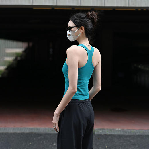 Beemen爆款同款 一体式运动背心女带胸垫 低强度减震美背外穿 跑步健身瑜伽服 透气不闷汗 商品图1