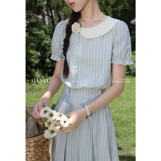 鹿向南「山茶眼泪」设计感杏色竖条纹短袖连衣裙女夏新款收腰长裙 商品图1