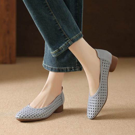 【预售5天】透气镂空编织洞洞鞋夏柔软羊皮中跟圆头真皮软底浅口单鞋女LG&78-1229 商品图0
